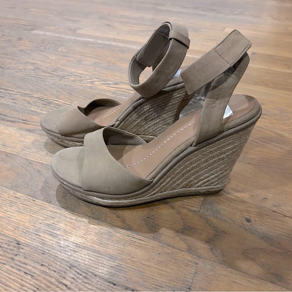 DV by Dolce Vita Women's Brown Ankle Strap Wedges - Picture 2 of 4